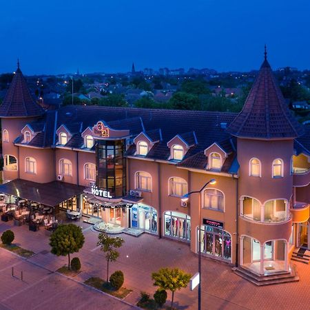 Garni Hotel Royal Crown Subotica Ngoại thất bức ảnh