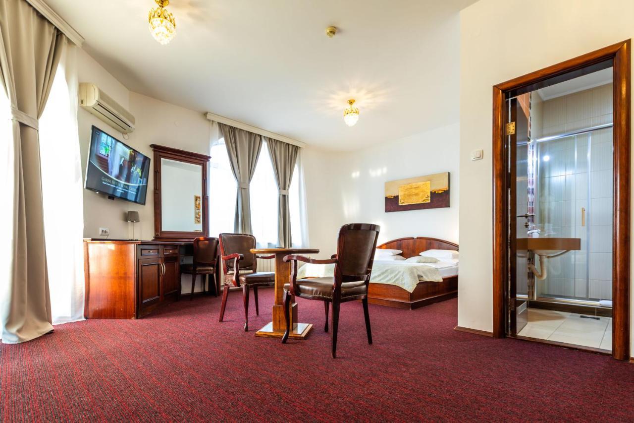 Garni Hotel Royal Crown Subotica Ngoại thất bức ảnh