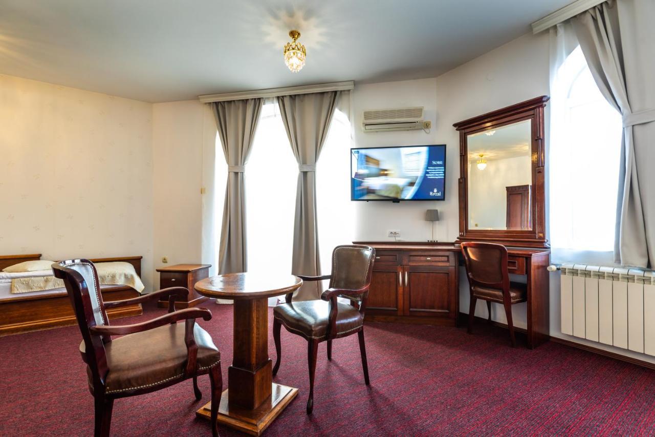 Garni Hotel Royal Crown Subotica Ngoại thất bức ảnh