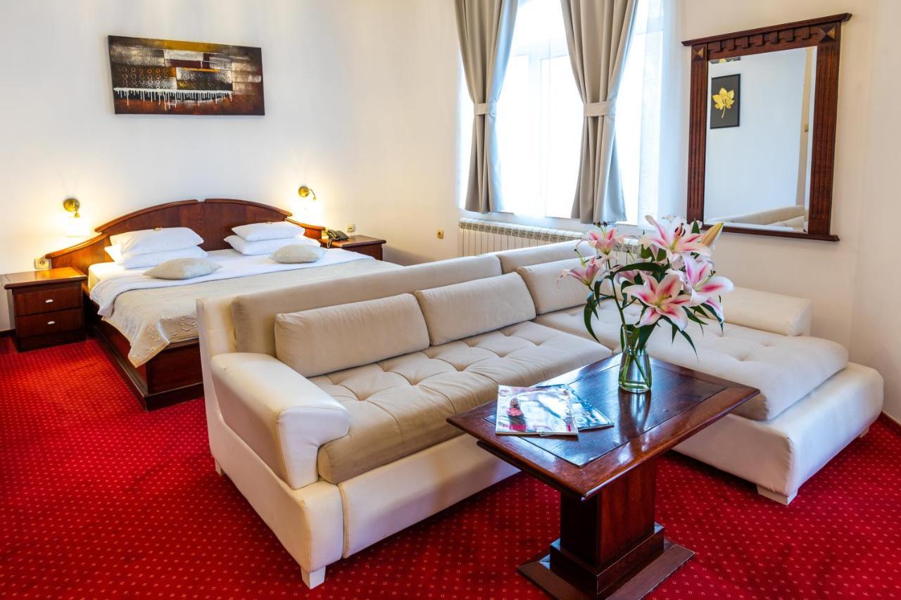 Garni Hotel Royal Crown Subotica Ngoại thất bức ảnh