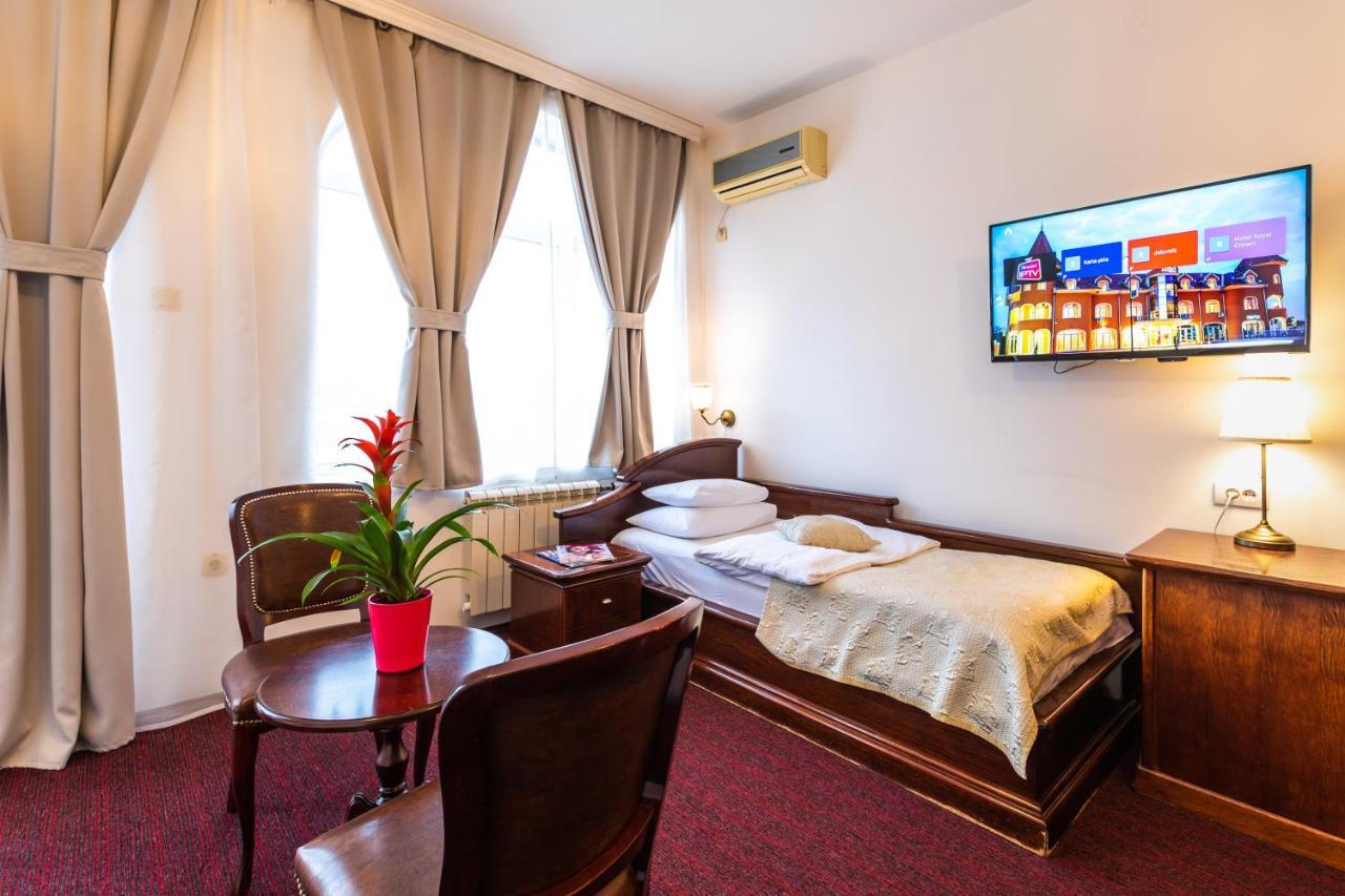 Garni Hotel Royal Crown Subotica Ngoại thất bức ảnh