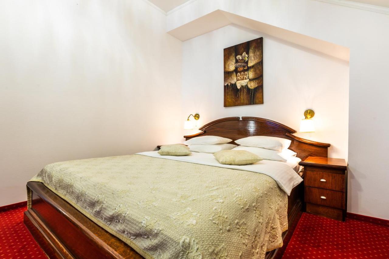 Garni Hotel Royal Crown Subotica Ngoại thất bức ảnh